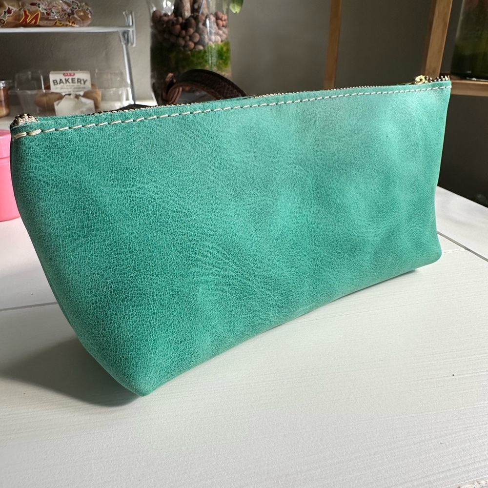 Portland Leather utility pouch in reef - Picture 2 of 3